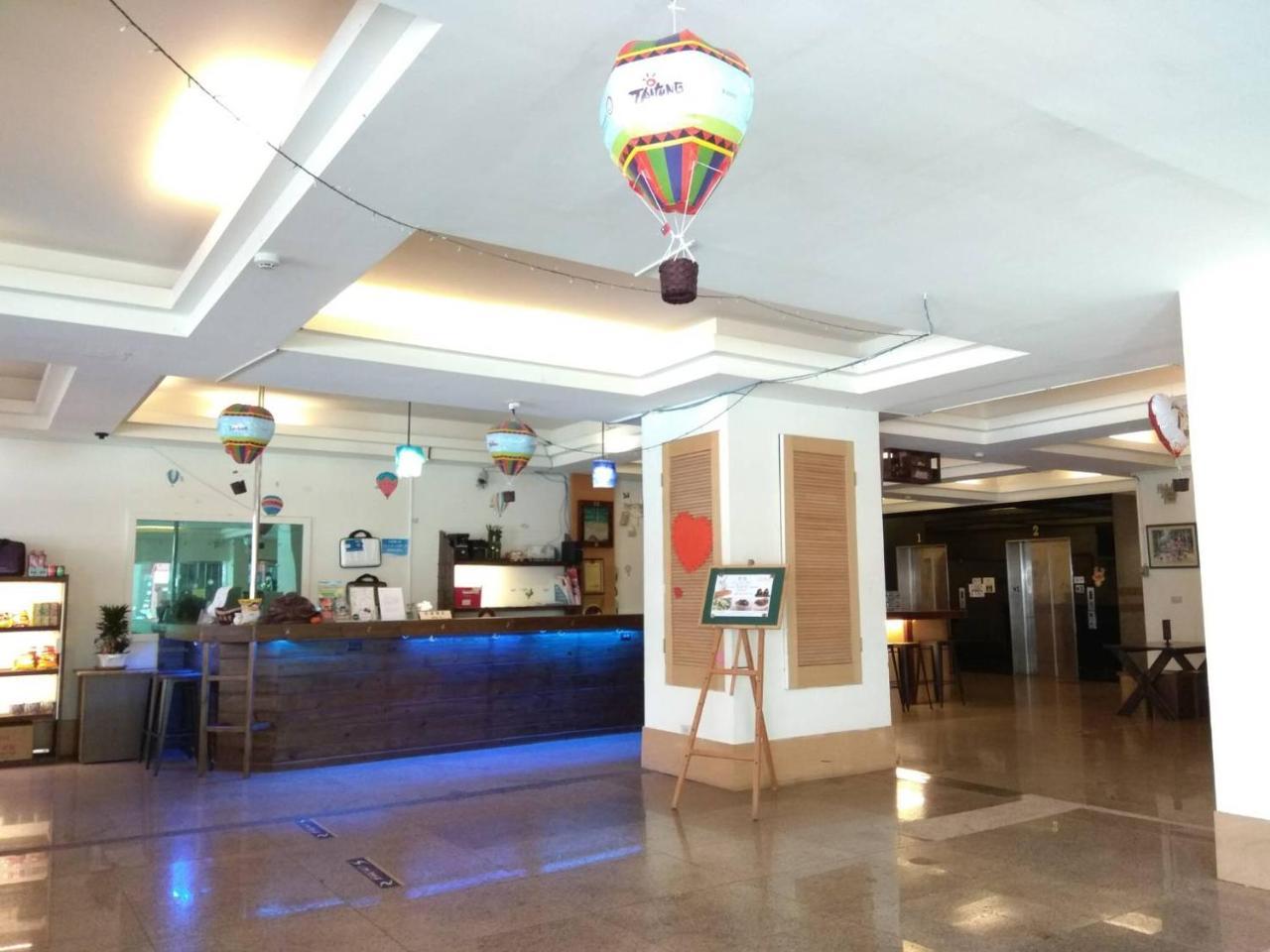 Melody Hotel T'ai-tung Exteriör bild